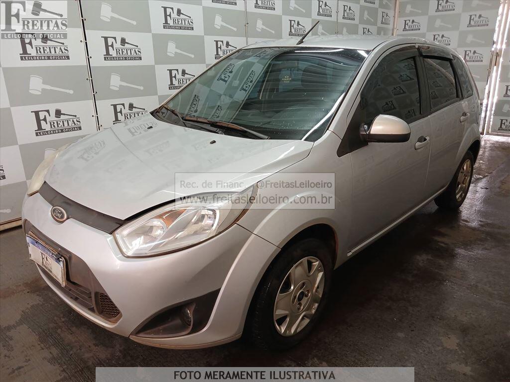Ford Fiesta 1.6 Flex 2013, prata