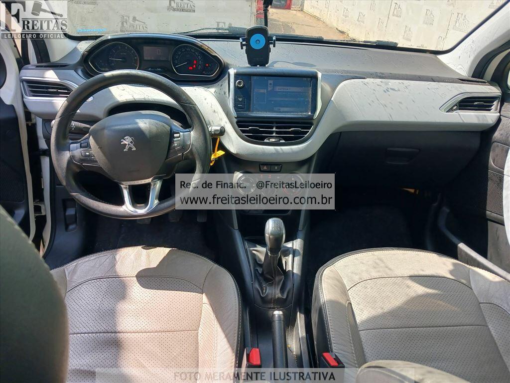 Peugeot 208 Allure 2014 — foto 5