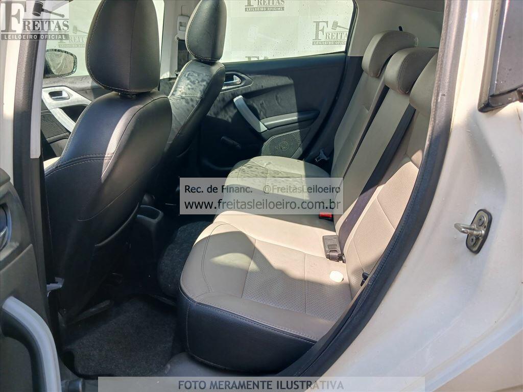 Peugeot 208 Allure 2014 — foto 7