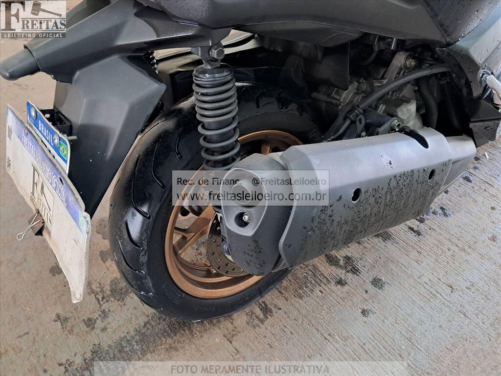 Yamaha Xmax 2023 — foto 7