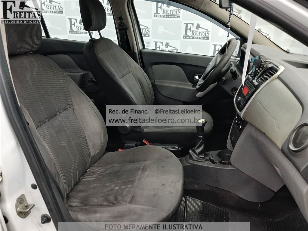 Renault Logan Expr 1016v 2015 — foto 6