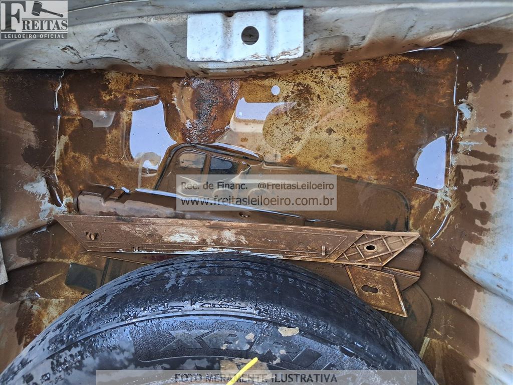 Renault Logan Expr 1016v 2015 — foto 14