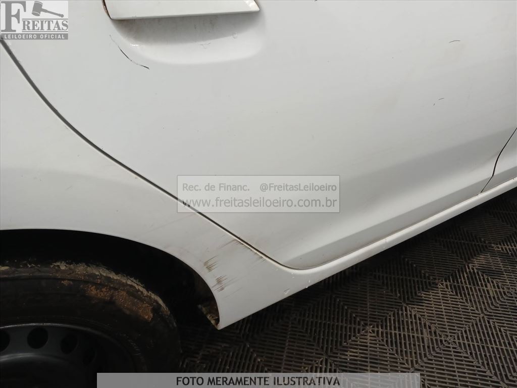 Renault Logan Expr 1016v 2015 — foto 20