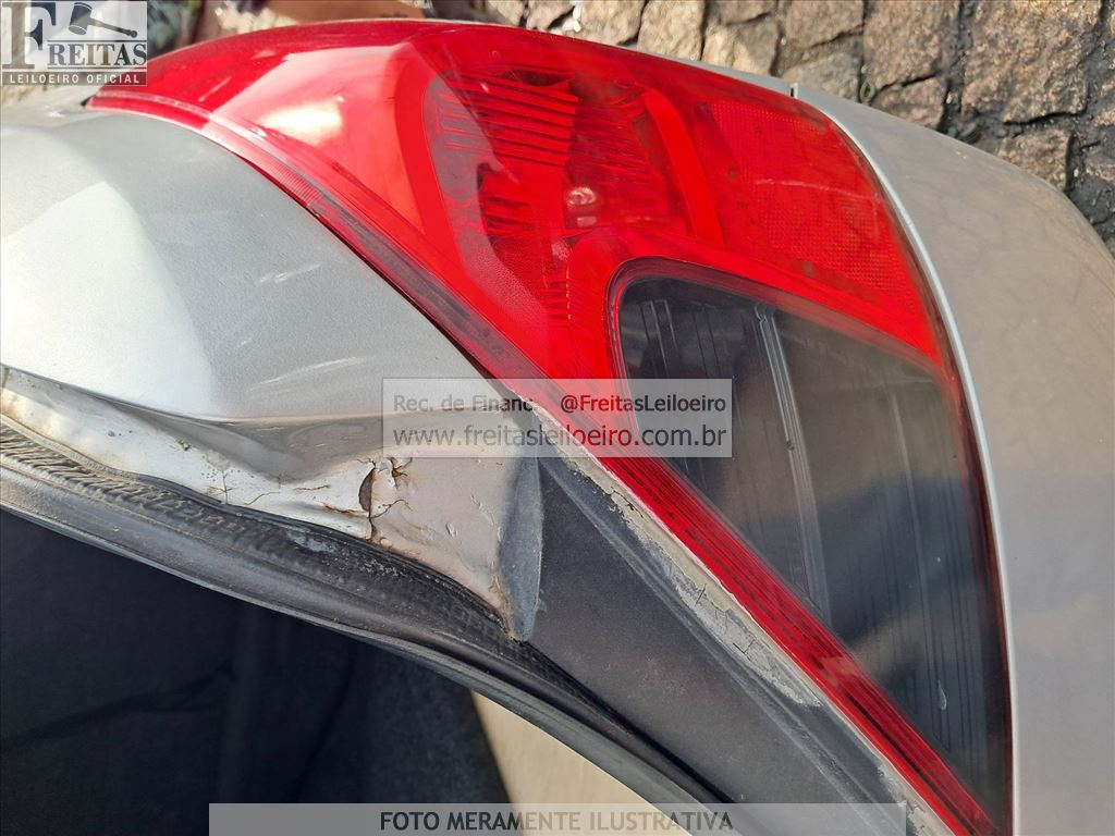Nissan Versa 16sl Flex 2013 — foto 17