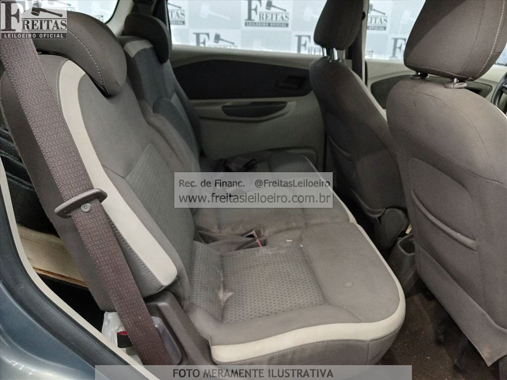 Chevrolet Spin 1.8l MT LT 2013 — foto 7