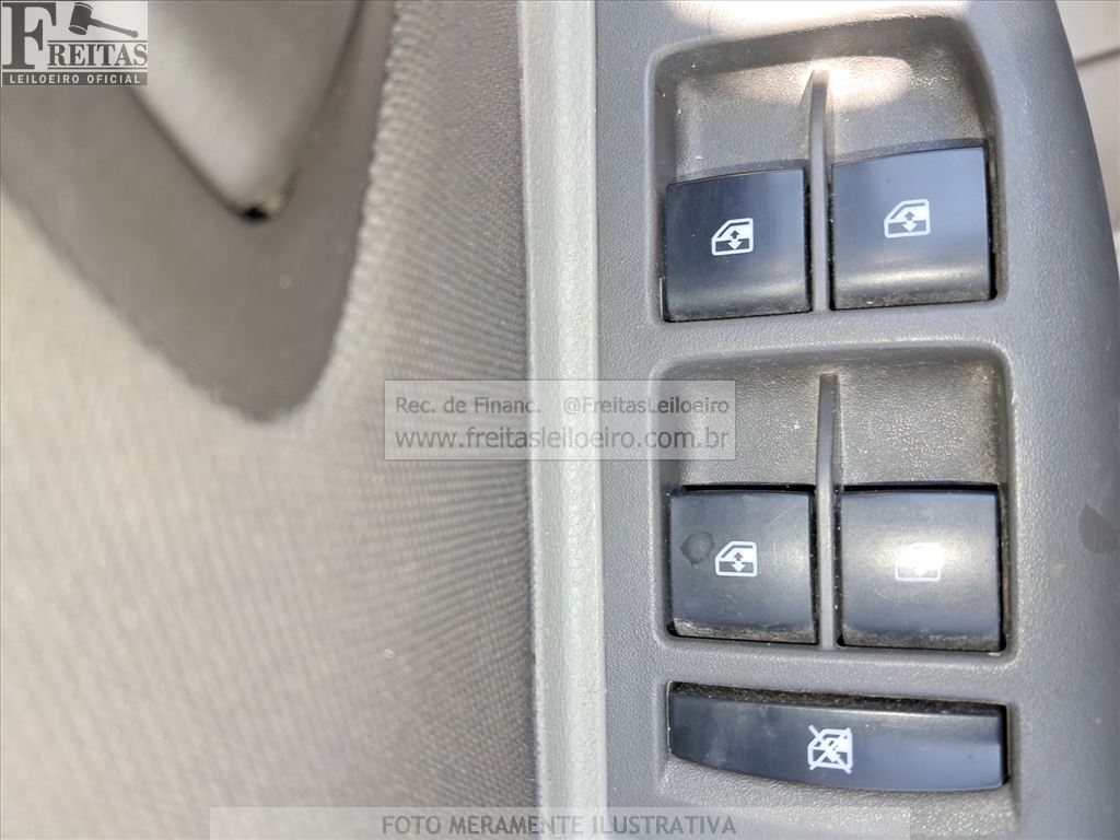 Chevrolet Spin 1.8l MT LT 2013 — foto 13