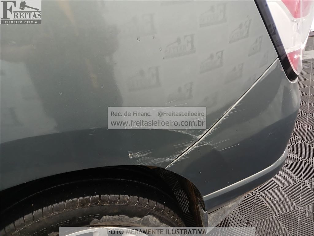 Chevrolet Spin 1.8l MT LT 2013 — foto 16