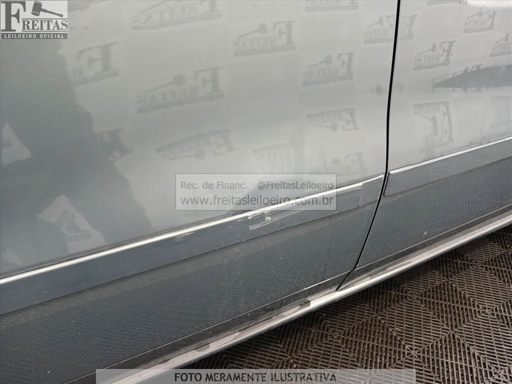 Chevrolet Spin 1.8l MT LT 2013 — foto 19