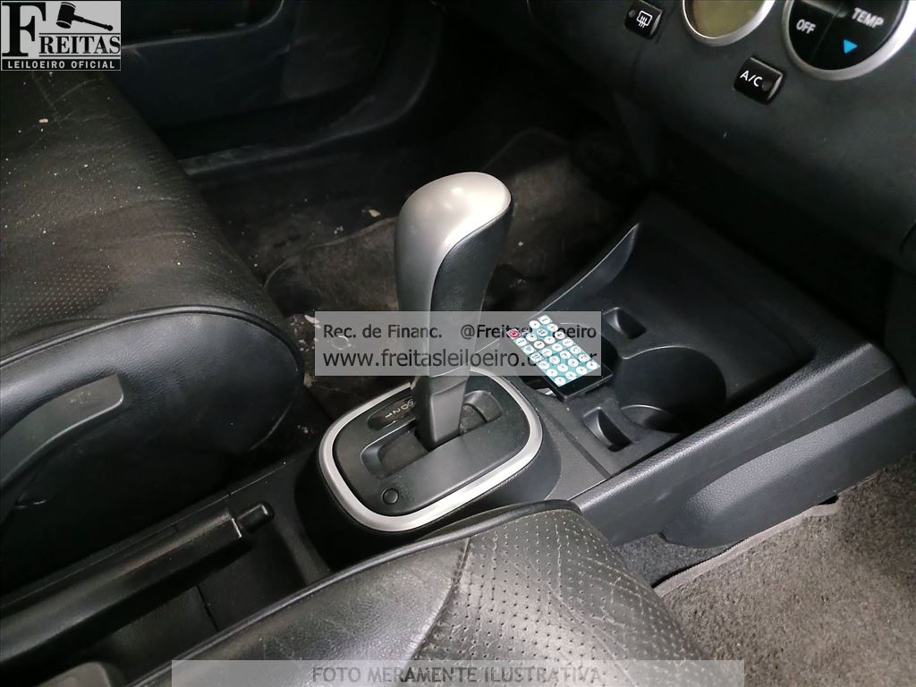 Nissan Tiida 18sl Flex 2012 — foto 8