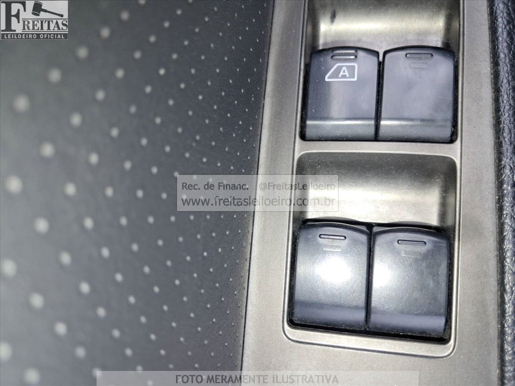 Nissan Tiida 18sl Flex 2012 — foto 12