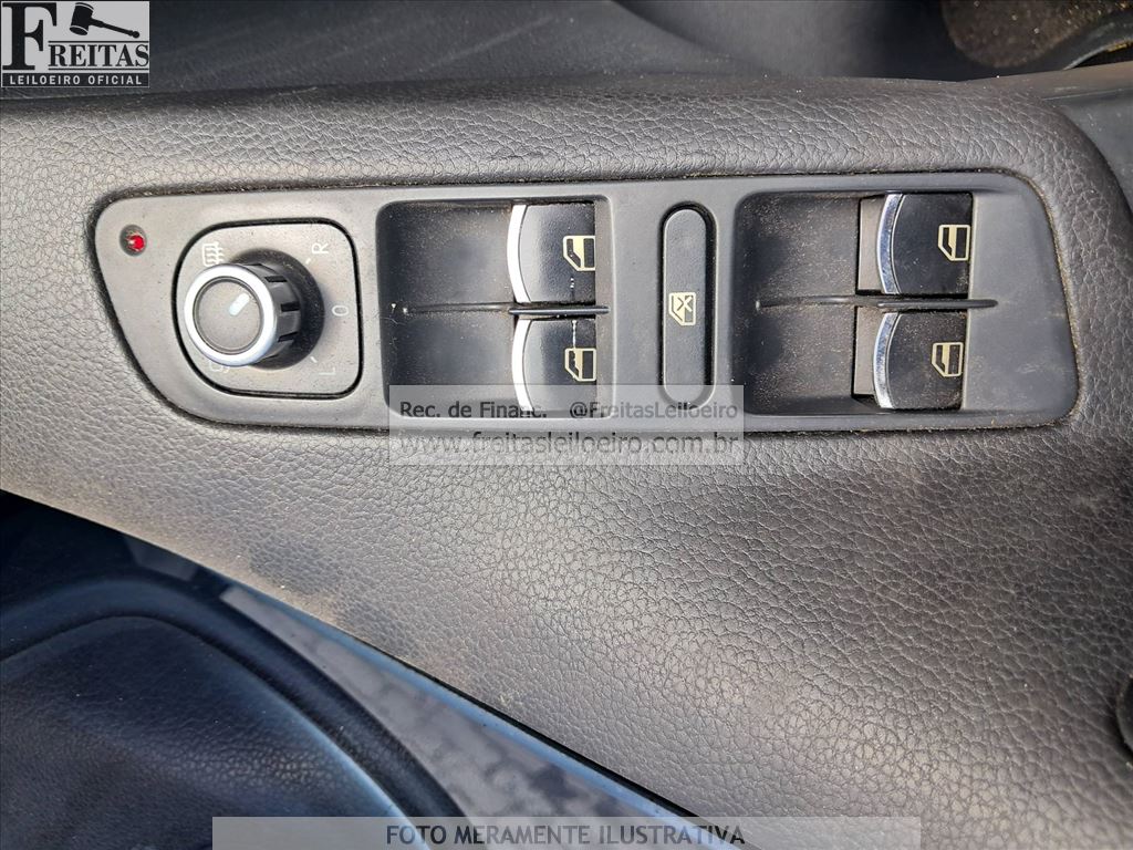 Volkswagen Tiguan 2.0 TSI 2012 — foto 12