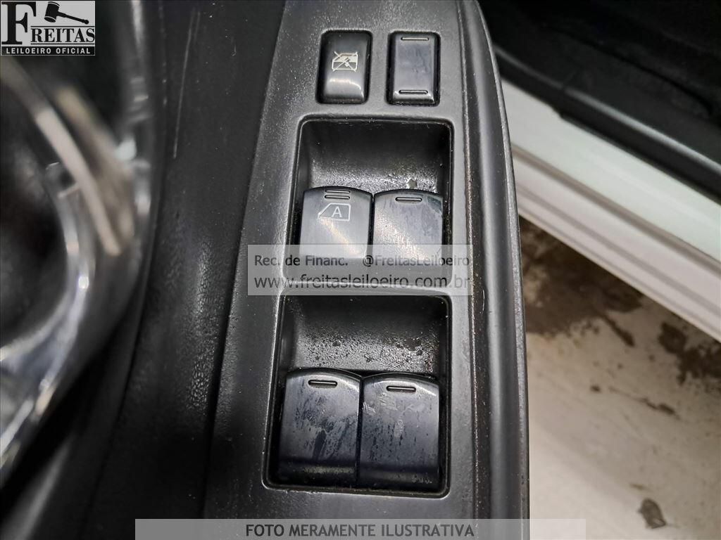 Nissan Versa 16sl Flex 2013 — foto 10