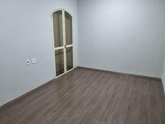 Prédio no Centro (foto 14 de 22)