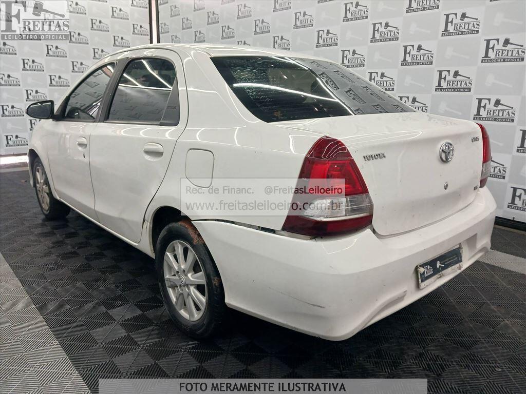 Foto 3: TOYOTA/ETIOS SD XPLUS AT, 19/20, PLACA: Q__-___6, GASOL/ALC, BRANCA