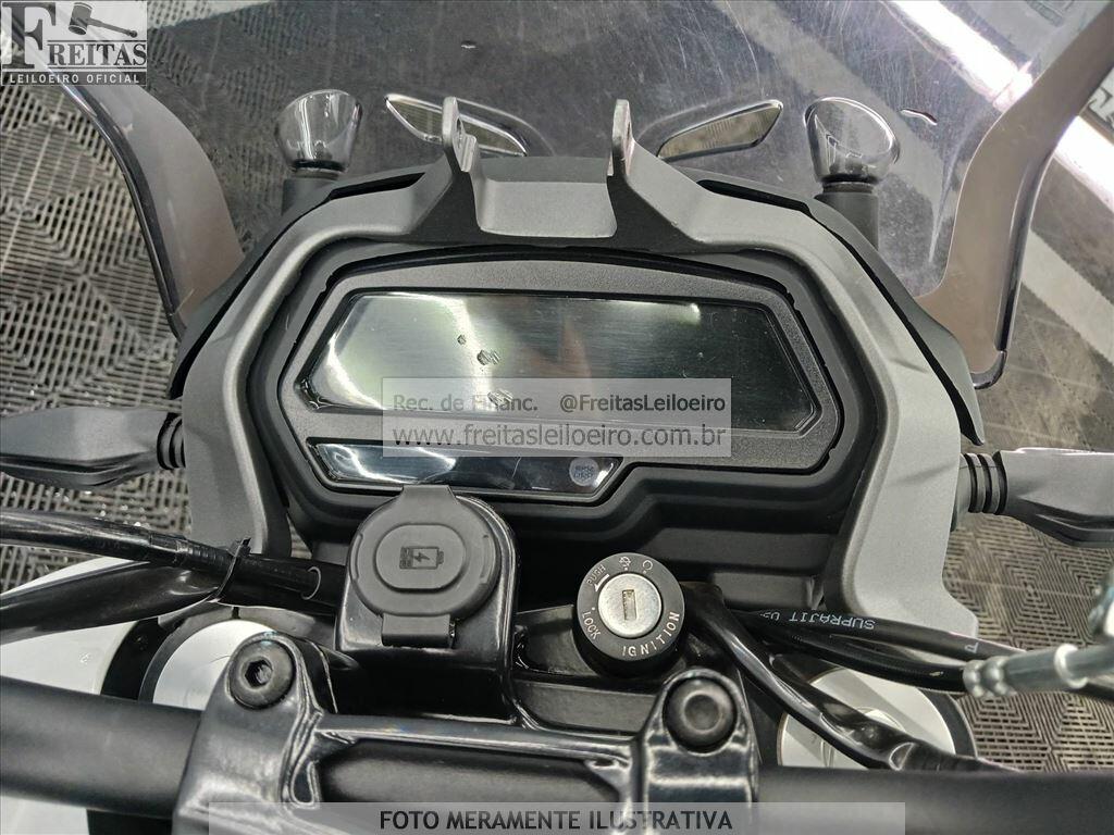 Foto 5: BAJAJ/DOMINAR D400, 25/25, PLACA: T__-___3, GASOLINA, BRANCA