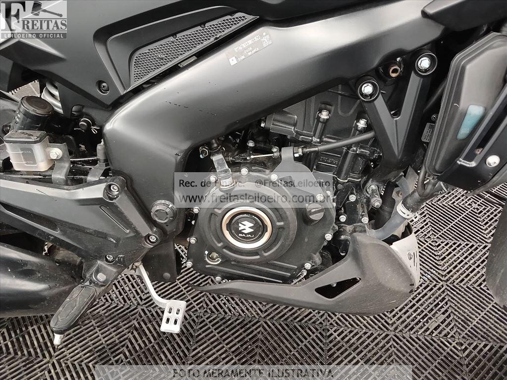 Foto 7 de 10: BAJAJ/DOMINAR D400, 25/25, PLACA: T__-___3, GASOLINA, BRANCA
