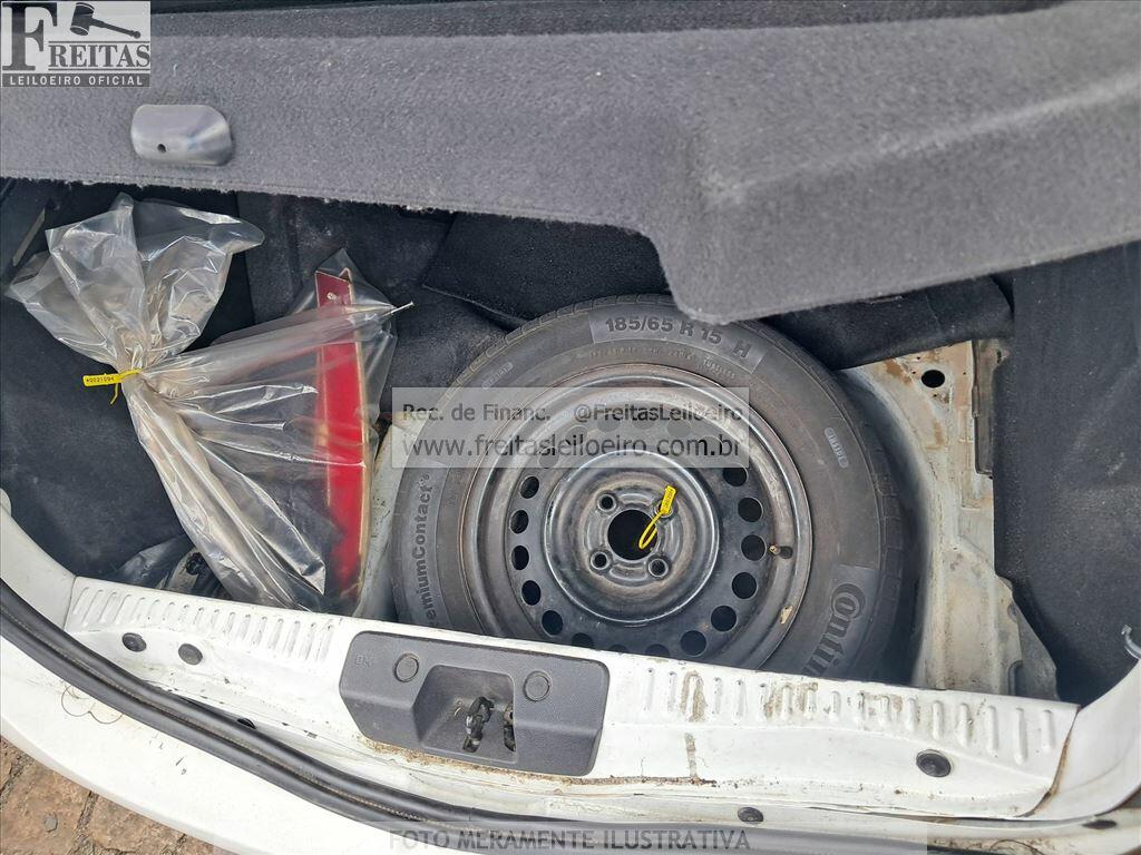Foto 9 de 22: RENAULT/SANDERO EXPR 10, 17/18, PLACA: P__-___3, GASOL/ALC/GN, BRANCA