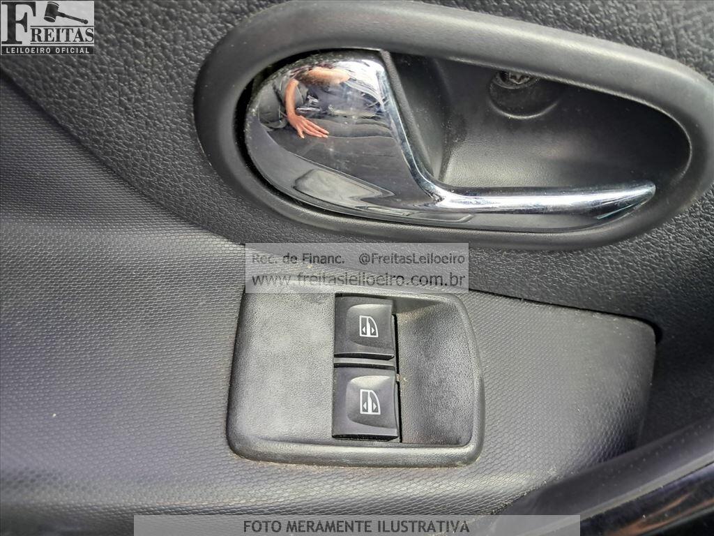 Foto 10 de 22: RENAULT/SANDERO EXPR 10, 17/18, PLACA: P__-___3, GASOL/ALC/GN, BRANCA