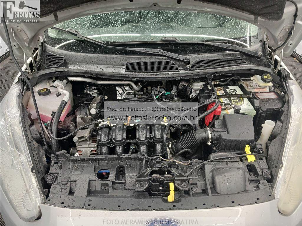 Foto 10 de 19: FORD/FIESTA HA 1.6L TI A, 14/15, PLACA: F__-___3, GASOL/ALC, PRATA