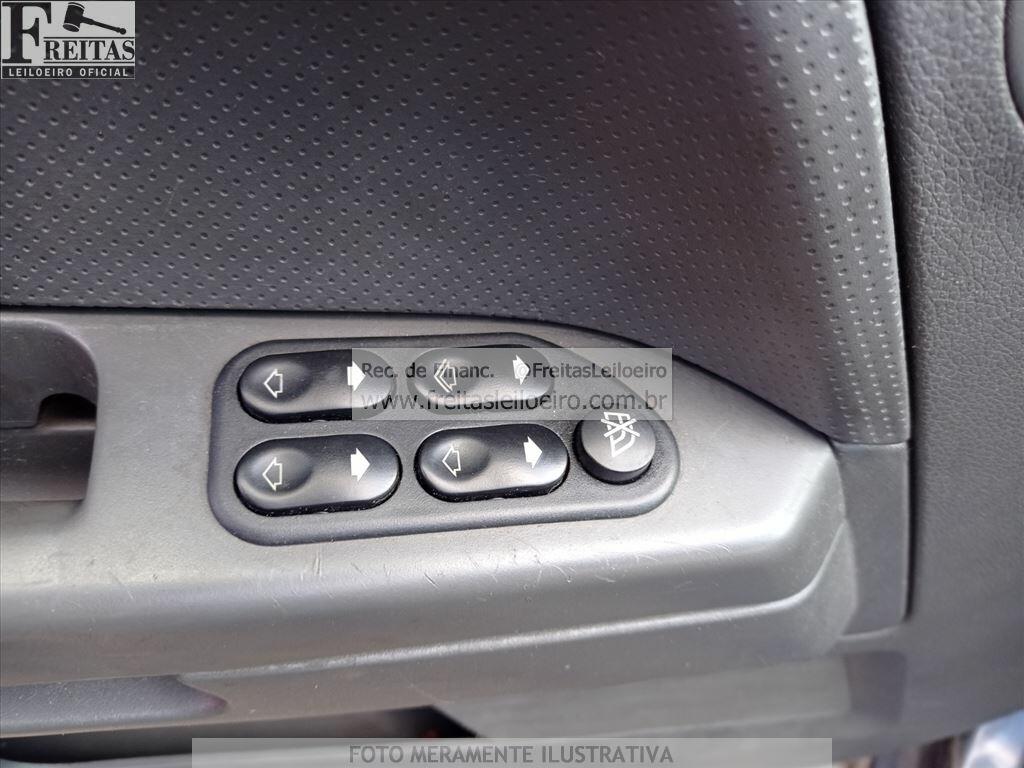 Foto 12 de 19: FORD/ECOSPORT XLS 1.6L, 03/04, PLACA: D__-___3, GASOLINA, AZUL