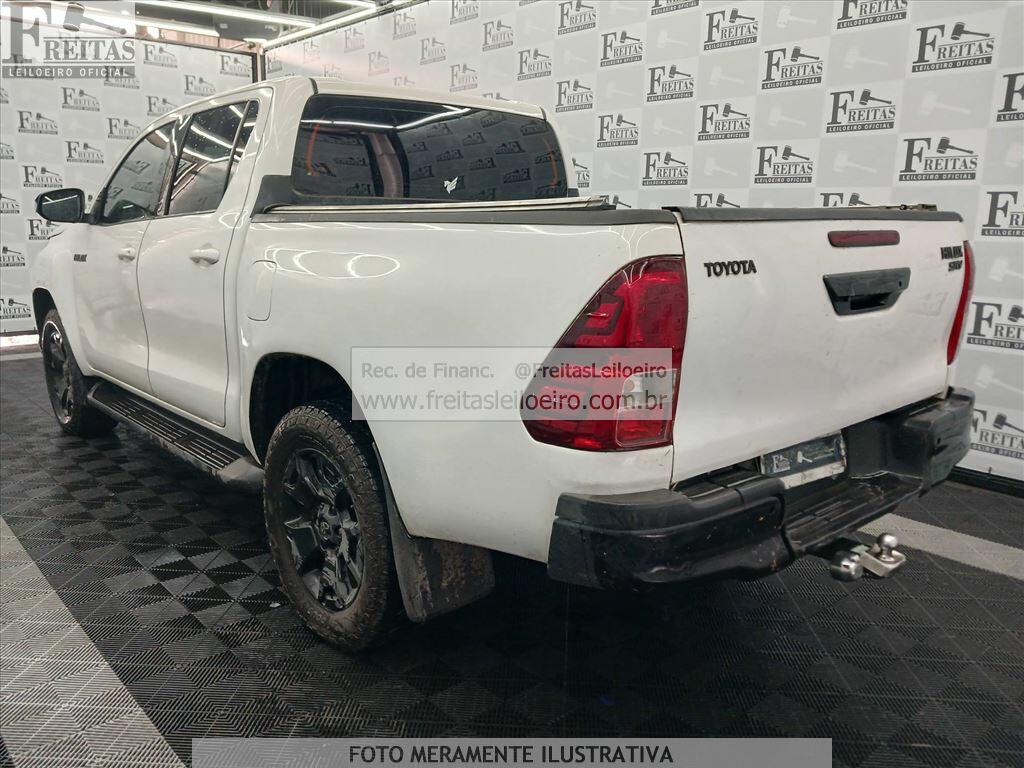 Foto 3: I/TOYOTA HILUX CDSRVA4FD, 17/17, PLACA: Q__-___5, DIESEL, BRANCA