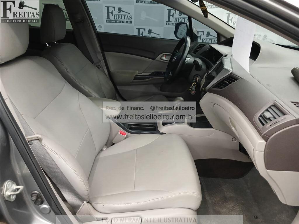 Foto 6 de 18: HONDA/CIVIC LXS, 12/13, PLACA: O__-___4, GASOL/ALC, CINZA