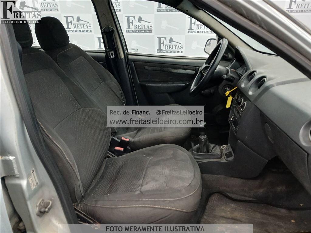 Foto 6 de 17: GM/PRISMA MAXX, 10/10, PLACA: N__-___6, GASOL/ALC/GN, PRATA