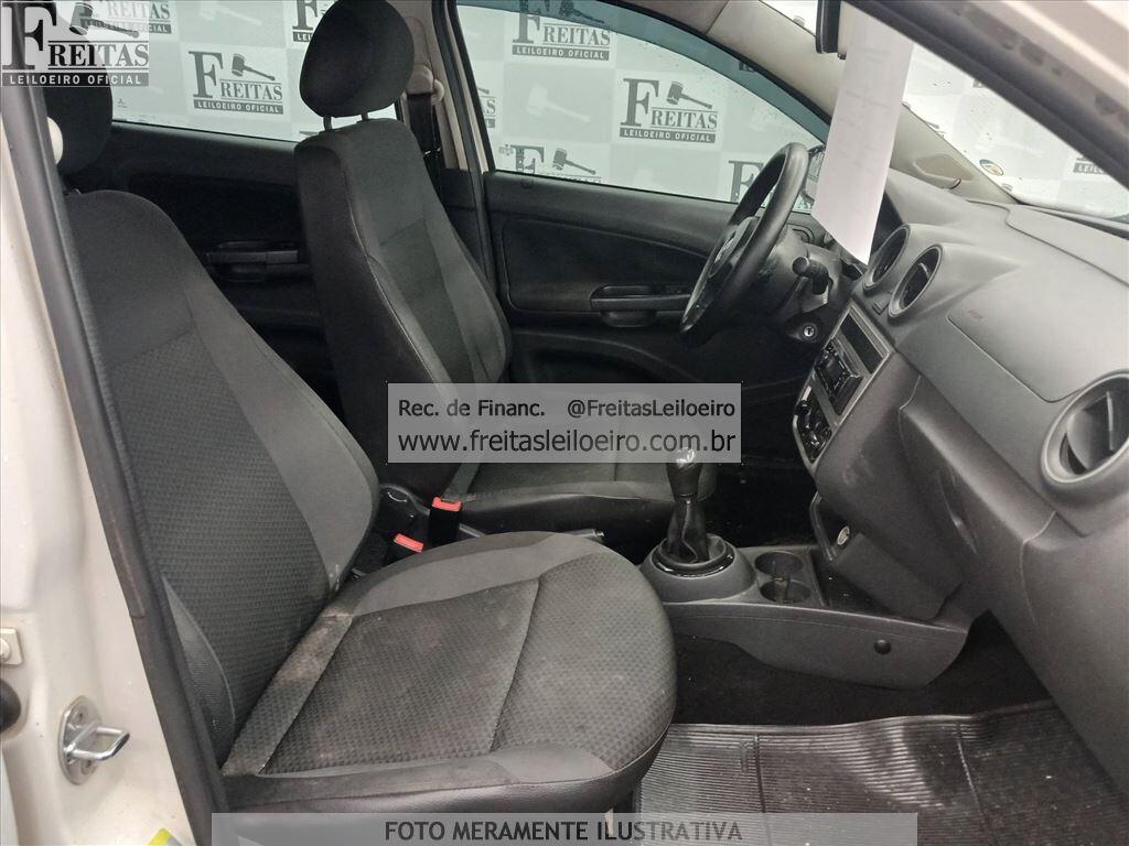 Foto 6 de 18: VW/GOL TL MB, 14/15, PLACA: P__-___2, GASOL/ALC, BRANCA
