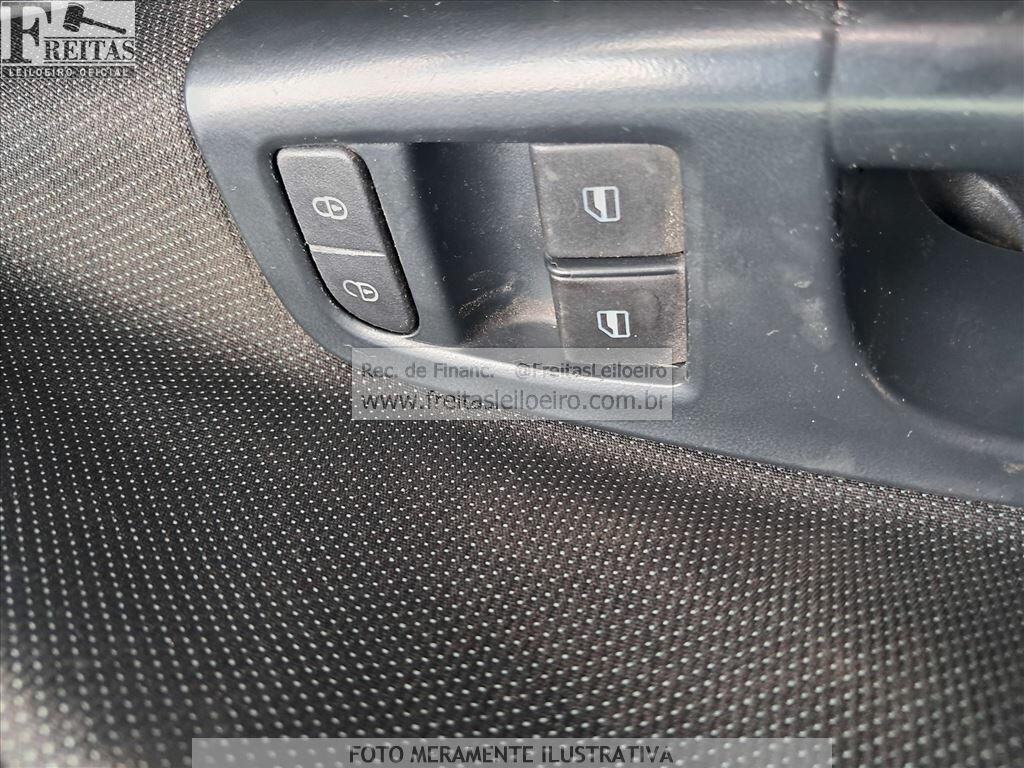 Foto 13 de 18: VW/GOL TL MB, 14/15, PLACA: P__-___2, GASOL/ALC, BRANCA