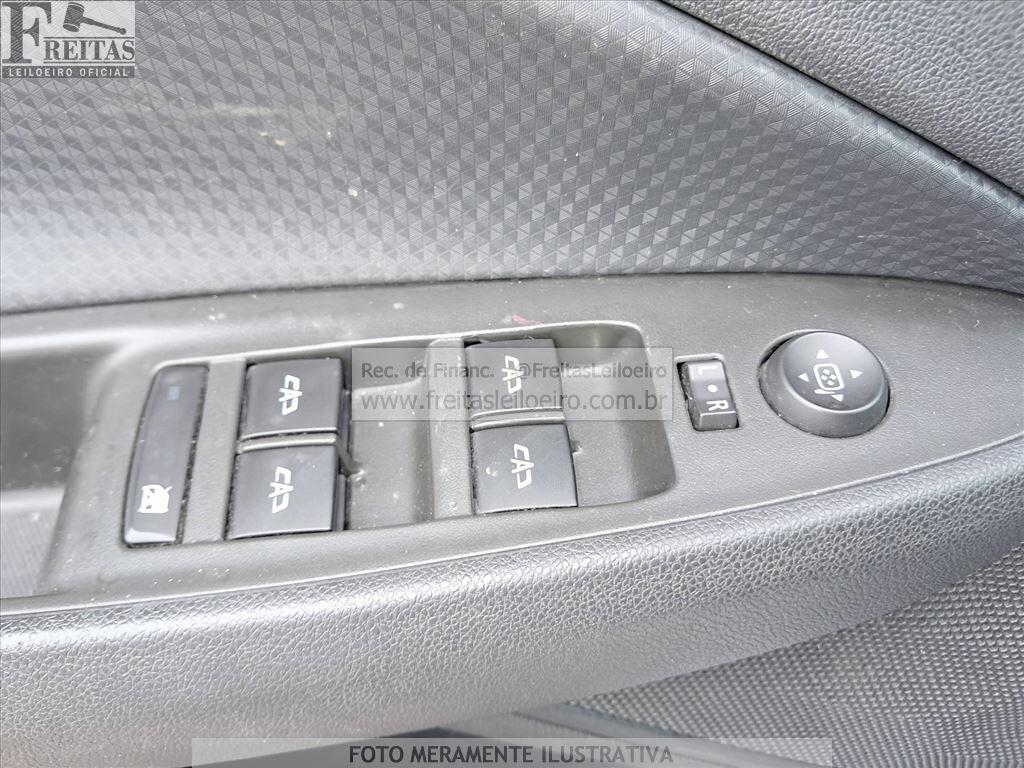 Foto 11 de 17: CHEV/ONIX 10MT LT1, 22/23, PLACA: C__-___7, GASOL/ALC, BRANCA