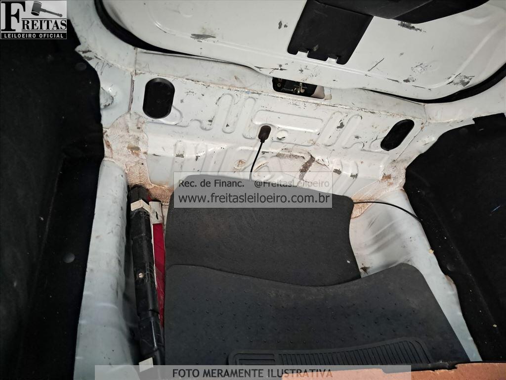 Foto 10 de 18: RENAULT/KWID ZEN 10MT, 20/21, PLACA: Q__-___7, GASOL/ALC, BRANCA