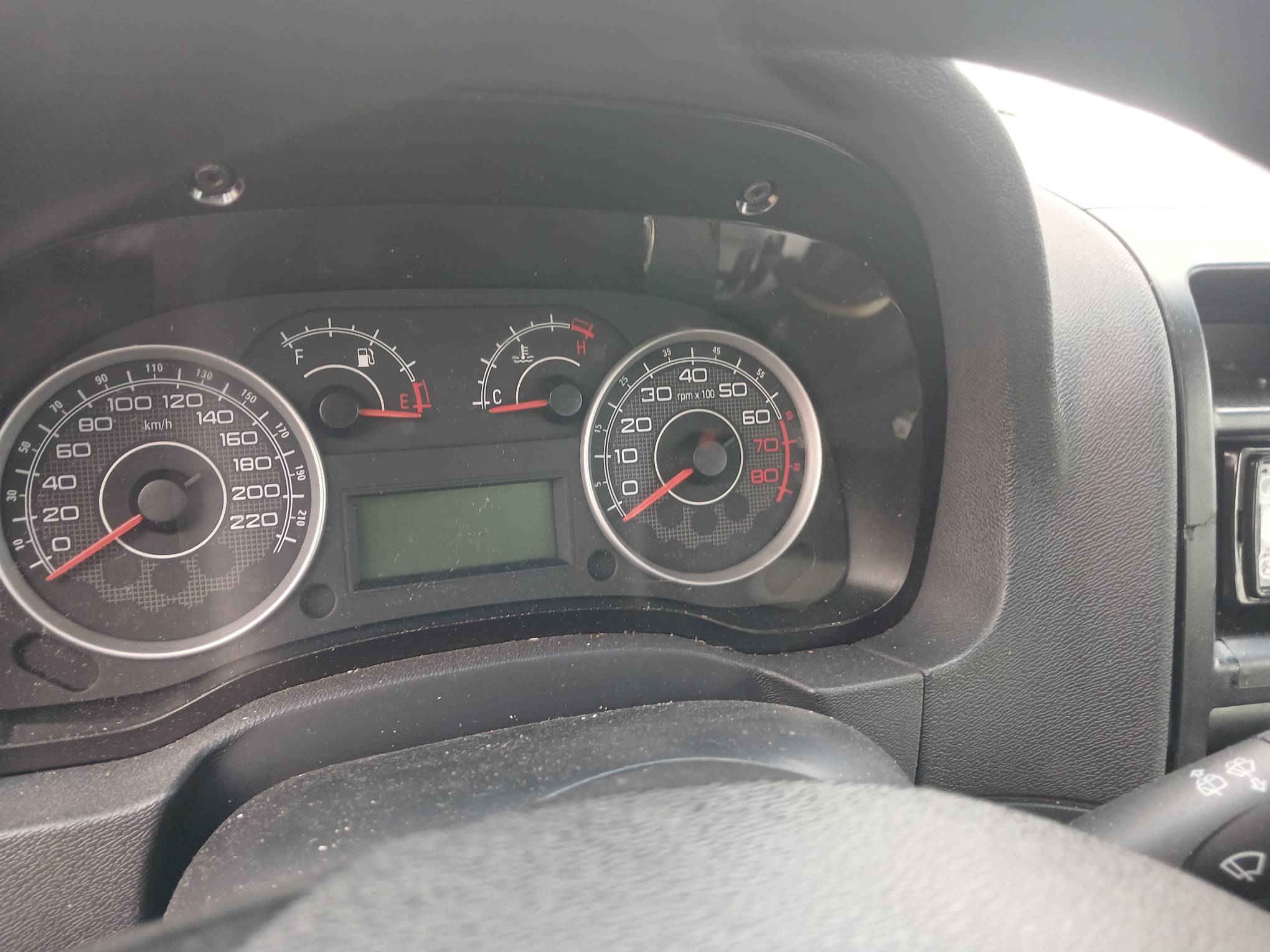 Foto 21 de 21: FIAT/IDEA ESSENCE 1.6 DL, 11/12, PLACA: E__-___4, GASOL/ALC, CINZA
