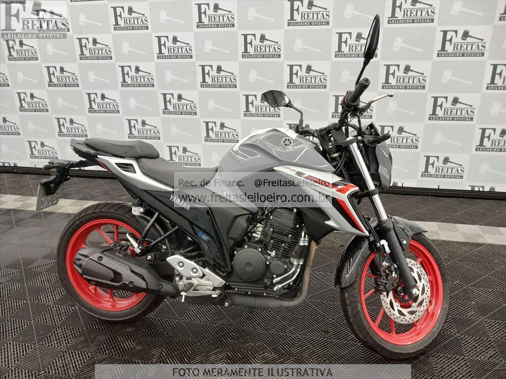 Foto 2: YAMAHA/FZ25 FAZER, 26/26, PLACA: U__-___7, GASOLINA, CINZA