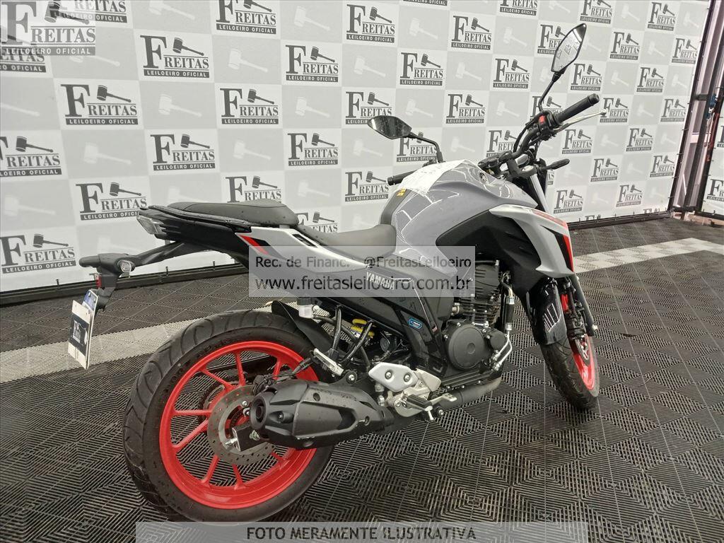 Foto 4: YAMAHA/FZ25 FAZER, 26/26, PLACA: U__-___7, GASOLINA, CINZA