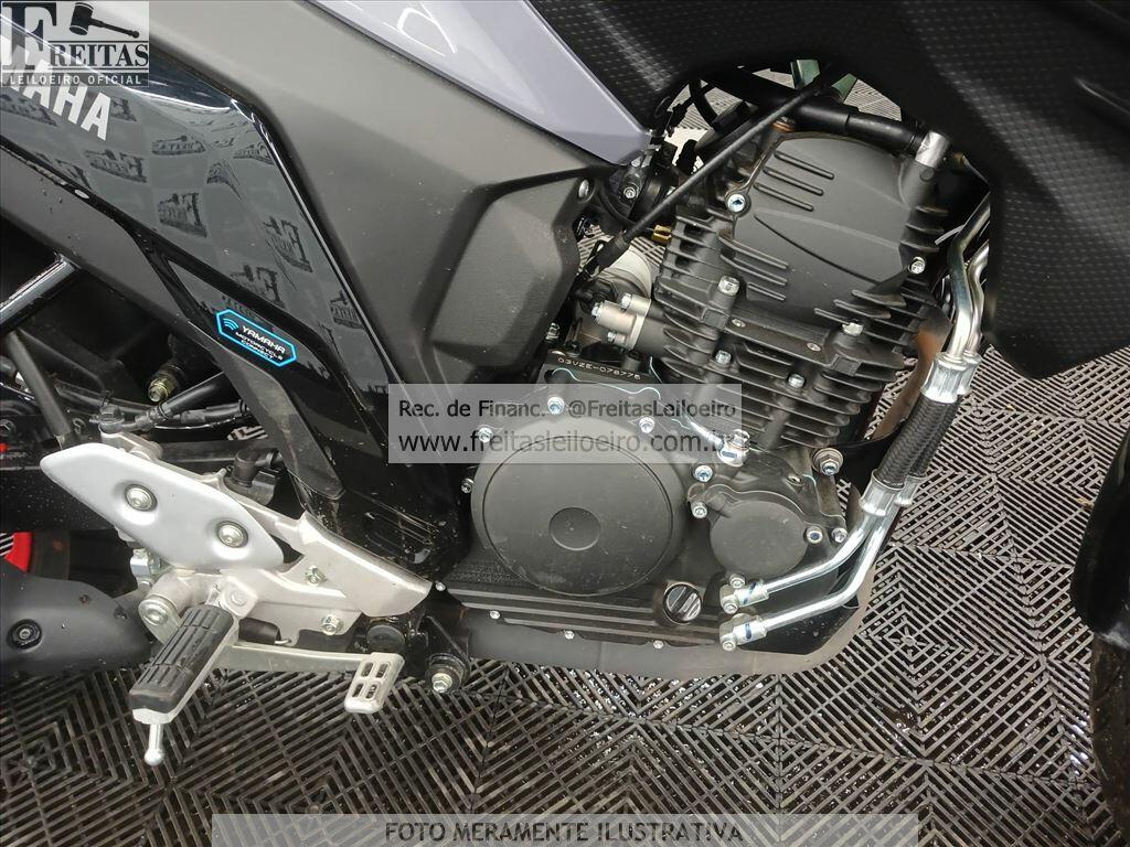 Foto 7 de 10: YAMAHA/FZ25 FAZER, 26/26, PLACA: U__-___7, GASOLINA, CINZA