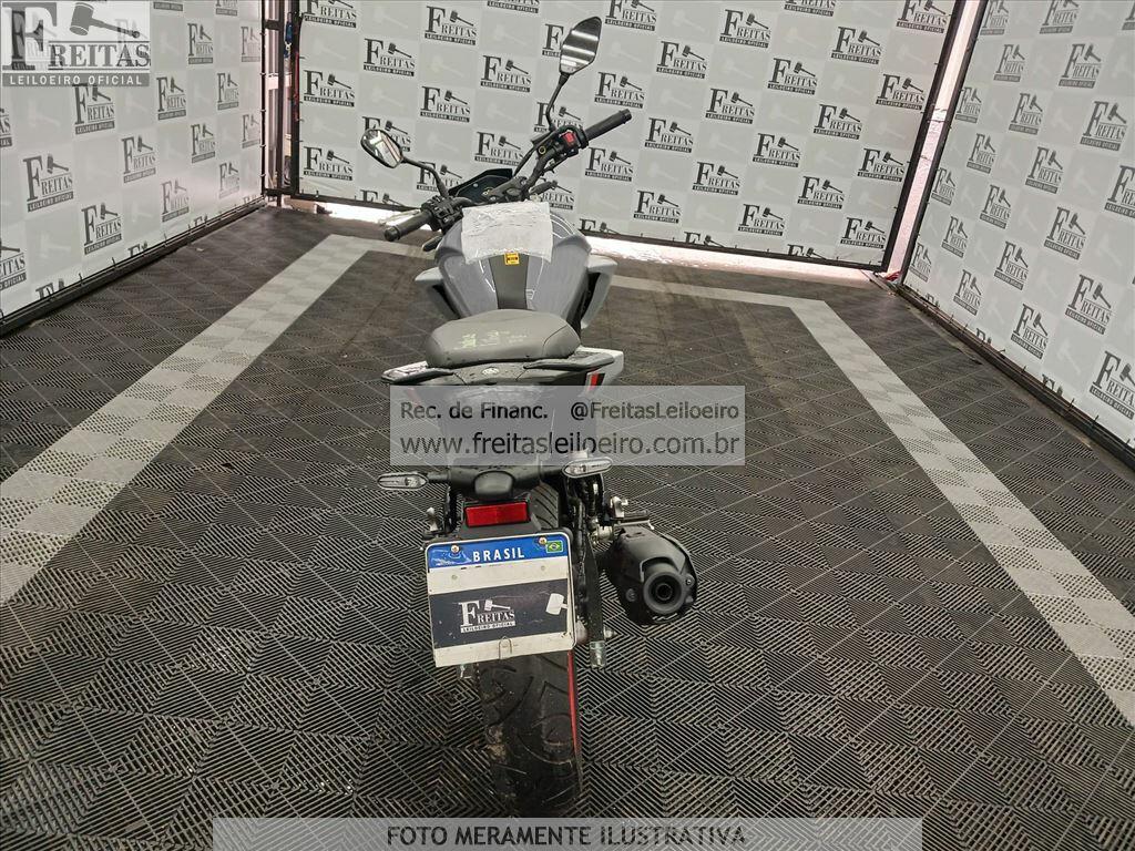 Foto 9 de 10: YAMAHA/FZ25 FAZER, 26/26, PLACA: U__-___7, GASOLINA, CINZA