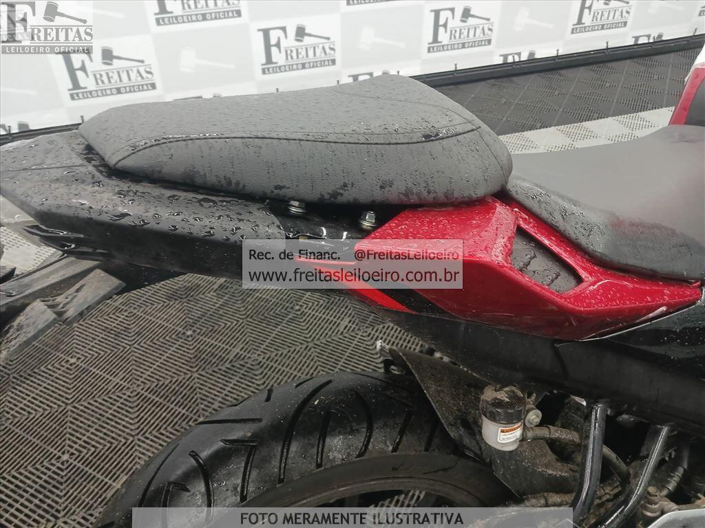 Foto 7 de 11: YAMAHA/FZ25 FAZER, 25/25, PLACA: T__-___1, GASOLINA, VERMELHA
