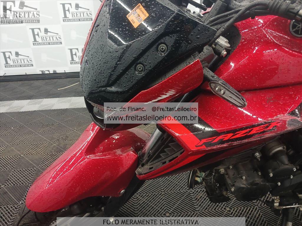 Foto 8 de 11: YAMAHA/FZ25 FAZER, 25/25, PLACA: T__-___1, GASOLINA, VERMELHA