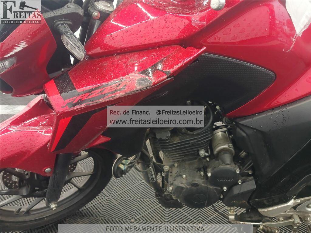 Foto 9 de 11: YAMAHA/FZ25 FAZER, 25/25, PLACA: T__-___1, GASOLINA, VERMELHA