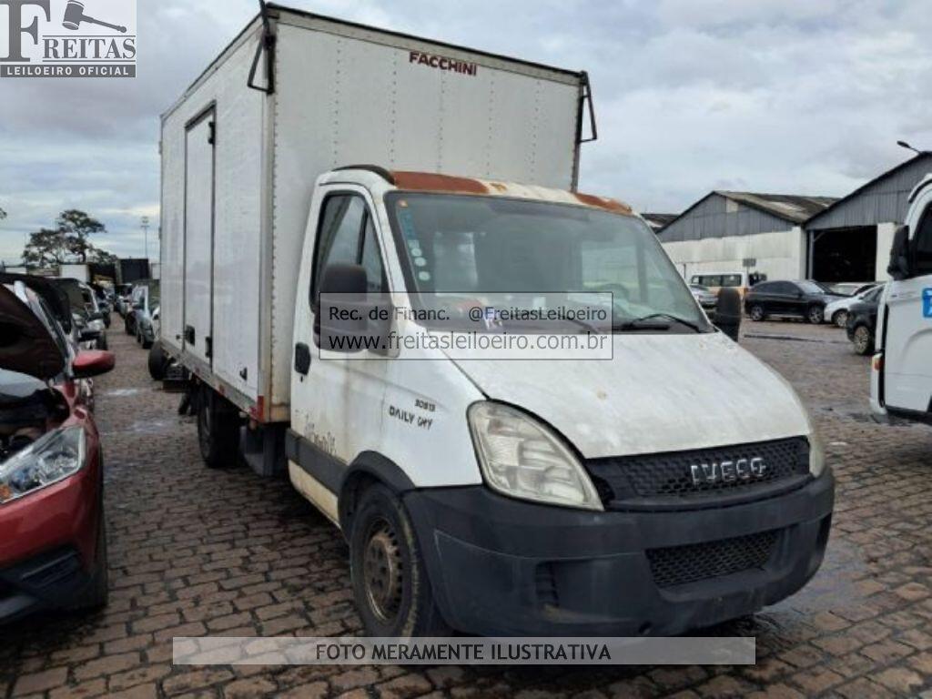 Foto 2: IVECO/DAILY 30S13CS, 19/20, PLACA: G__-___2, DIESEL, BRANCA