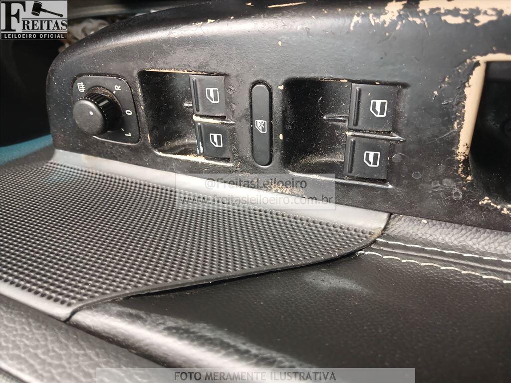 Foto 12 de 24: I/VW JETTA VARIANT, 09/09, PLACA: E__-___9, GASOLINA, PRATA