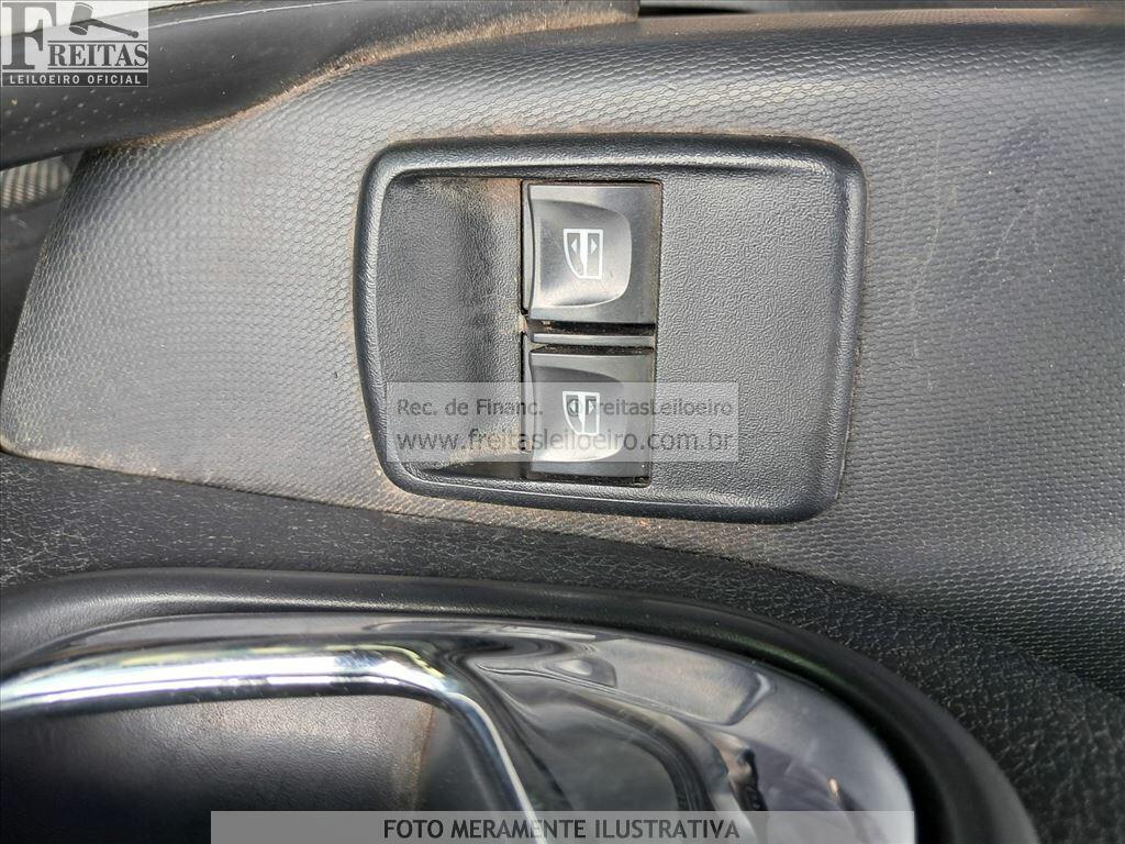 Foto 12 de 24: RENAULT/SANDERO EXPR 16, 15/16, PLACA: P__-___5, GASOL/ALC, CINZA