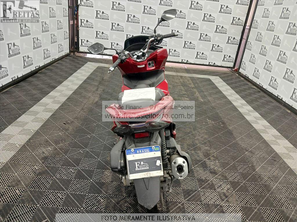 Foto 10 de 11: HONDA/PCX 160 ABS, 25/25, PLACA: T__-___6, GASOLINA, VERMELHA