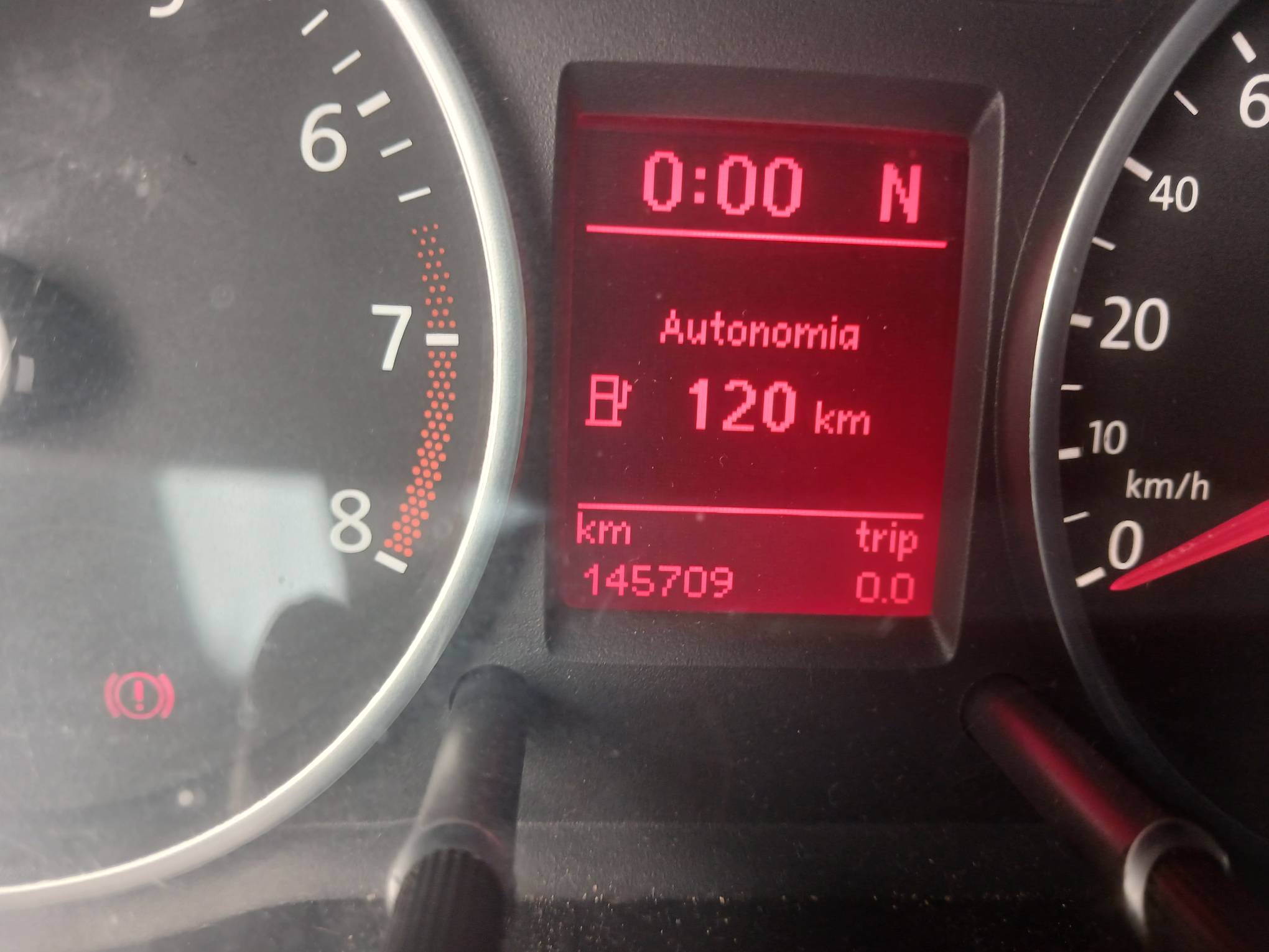 Foto 22 de 22: VW/VOYAGE CITY SB, 14/15, PLACA: F__-___0, GASOL/ALC, PRATA