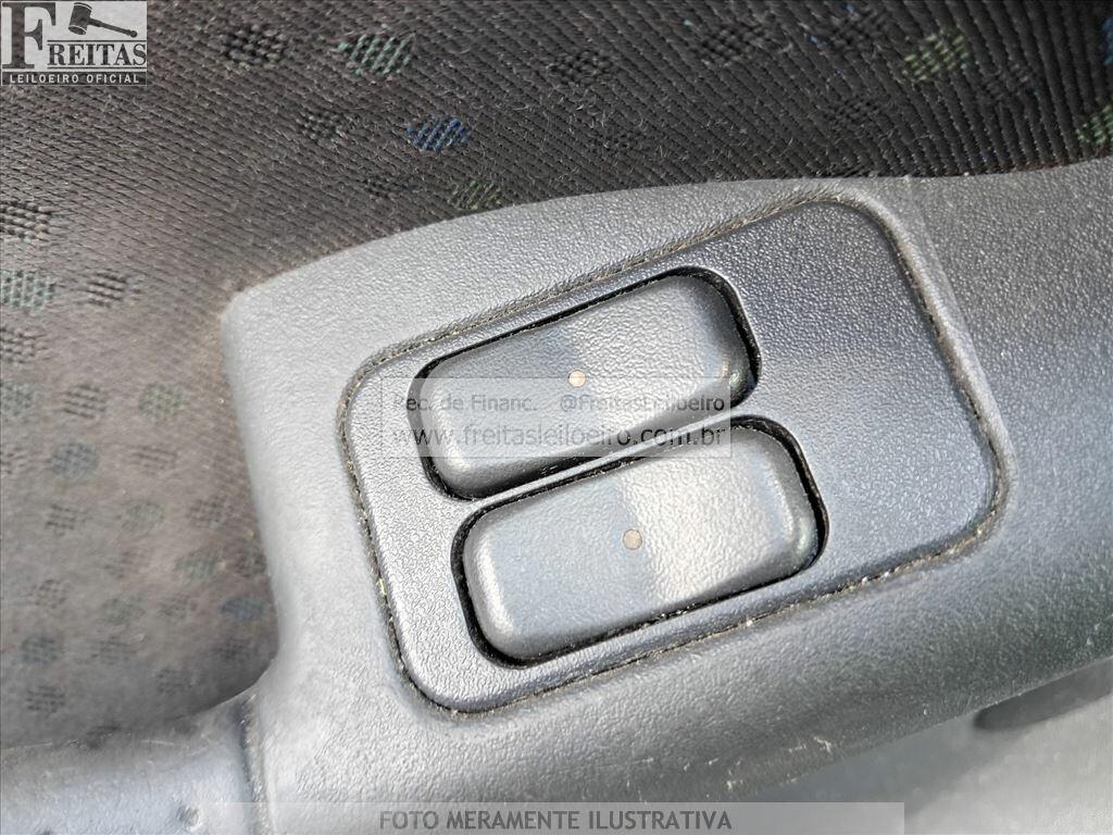 Foto 12 de 18: GM/CORSA HATCH MAXX, 10/11, PLACA: E__-___0, GASOL/ALC, VERDE