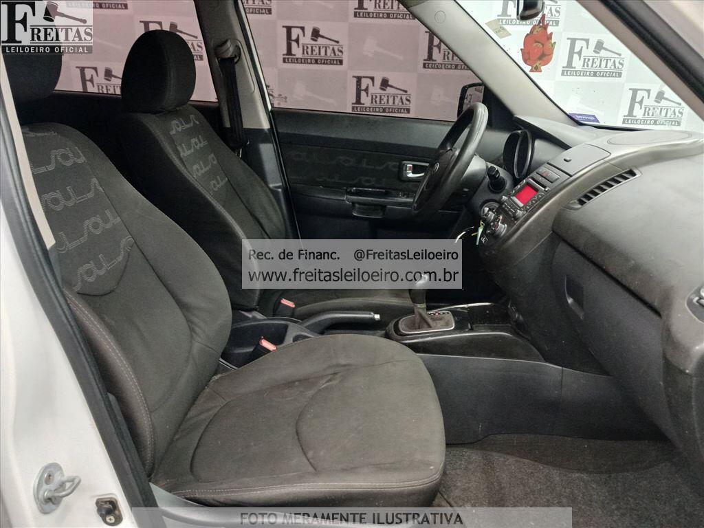Foto 6 de 21: I/KIA SOUL EX 1.6 FF AT, 13/14, PLACA: E__-___0, GASOL/ALC, BRANCA
