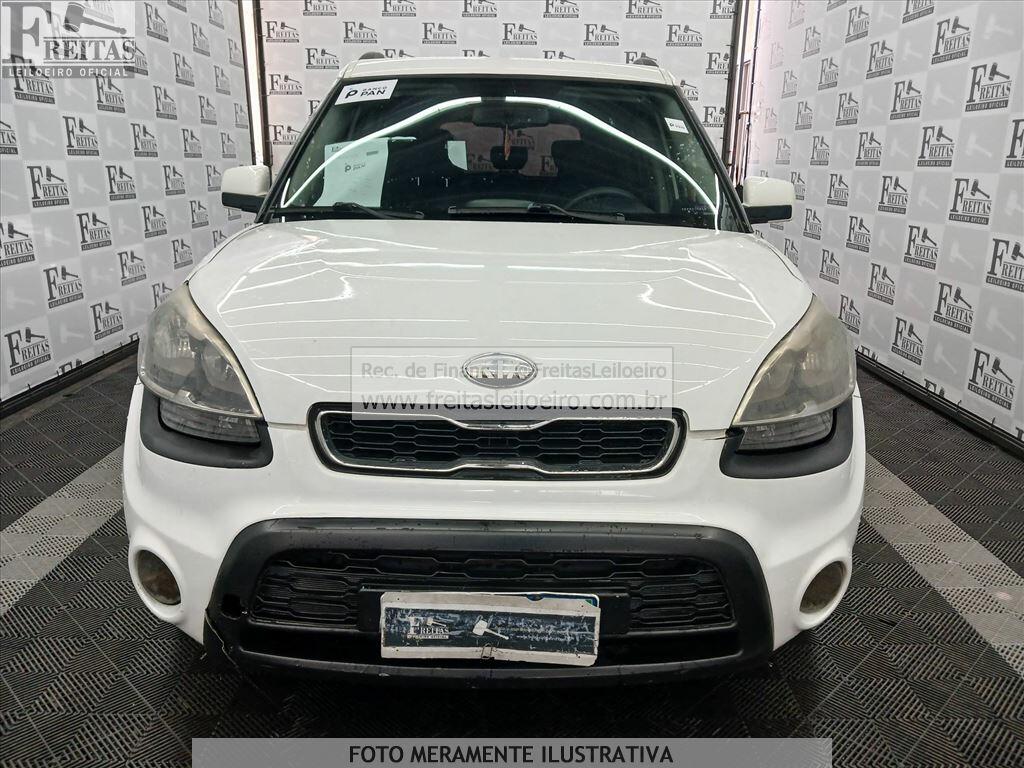 Foto 15 de 21: I/KIA SOUL EX 1.6 FF AT, 13/14, PLACA: E__-___0, GASOL/ALC, BRANCA