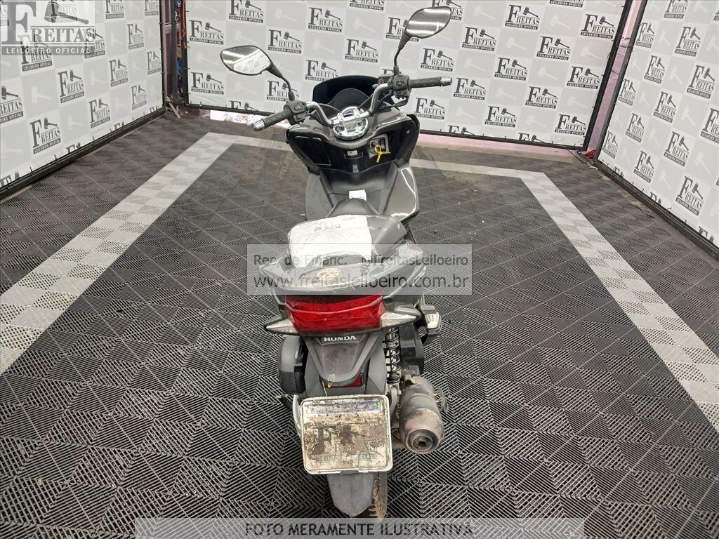Foto 12 de 13: HONDA/PCX 150, 16/16, PLACA: G__-___0, GASOLINA, CINZA