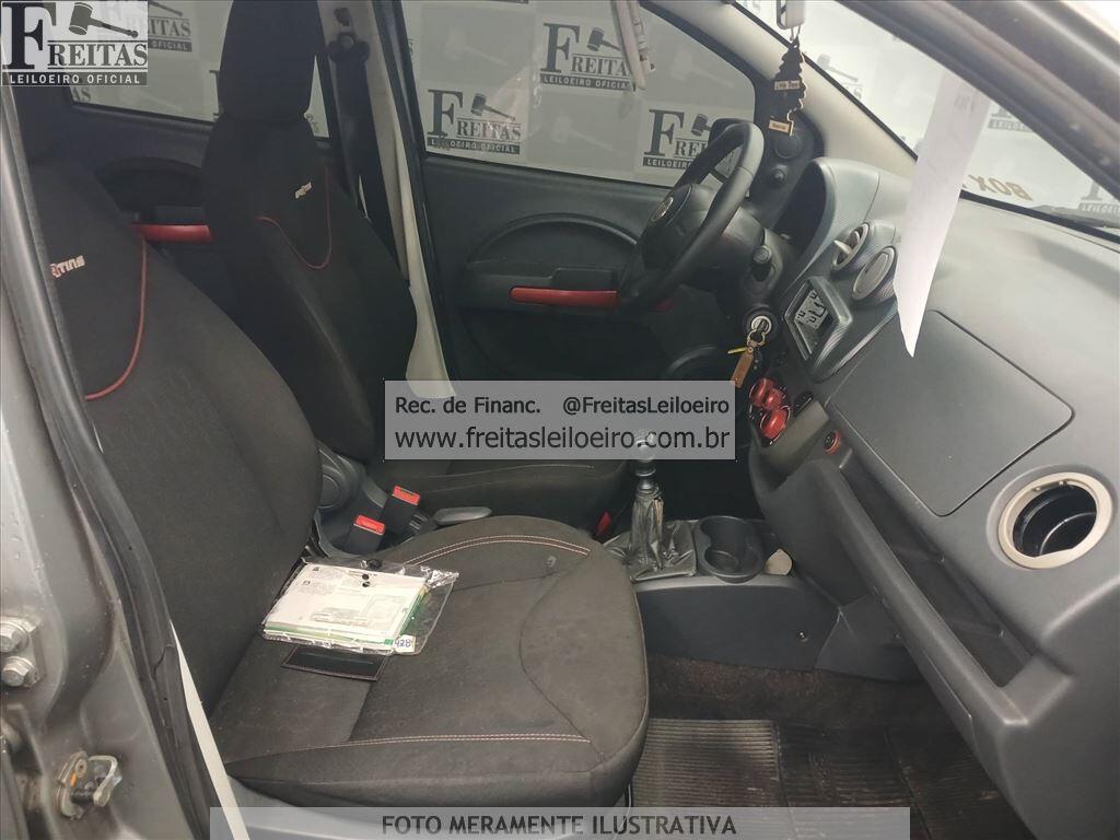 Foto 6 de 18: FIAT/UNO SPORTING 1.4, 12/12, PLACA: E__-___0, GASOL/ALC, CINZA