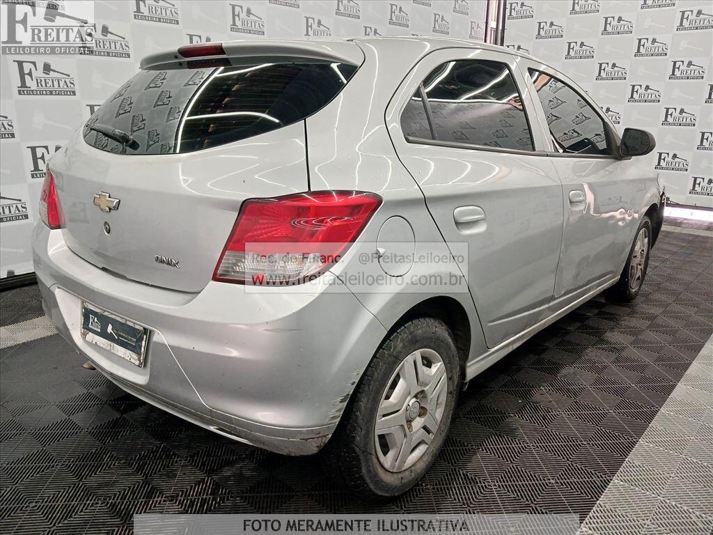 Foto 4: CHEVROLET/ONIX 10MT JOYE, 17/17, PLACA: P__-___5, GASOL/ALC, PRATA